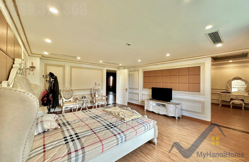 Biệt thự đơn lập căn góc Vinhomes Riverside cho thuê full nội thất 13