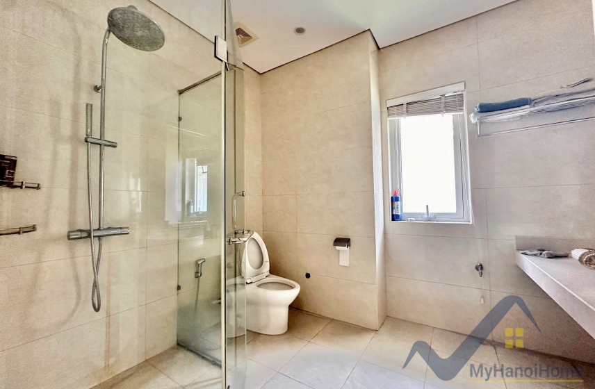 Biệt thự đơn lập căn góc Vinhomes Riverside cho thuê full nội thất 16