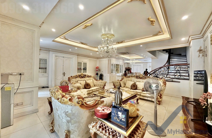 Biệt thự đơn lập căn góc Vinhomes Riverside cho thuê full nội thất 2