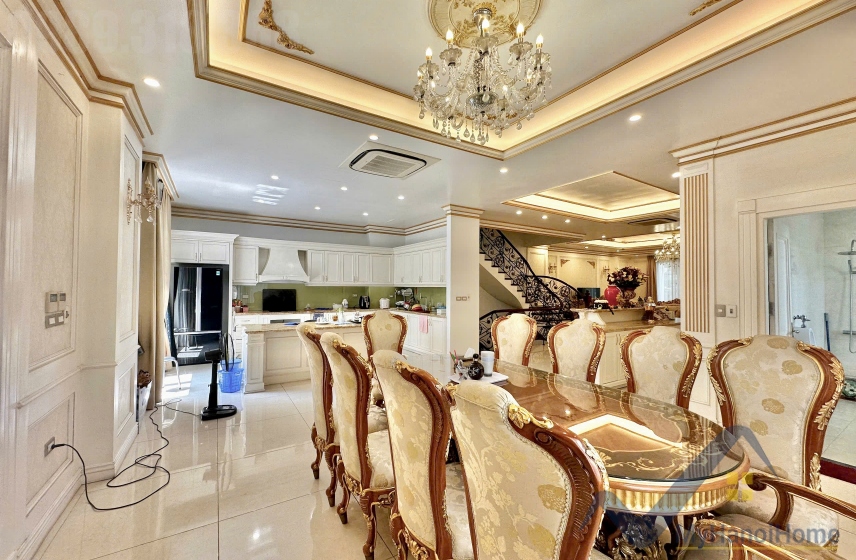 Biệt thự đơn lập căn góc Vinhomes Riverside cho thuê full nội thất 5