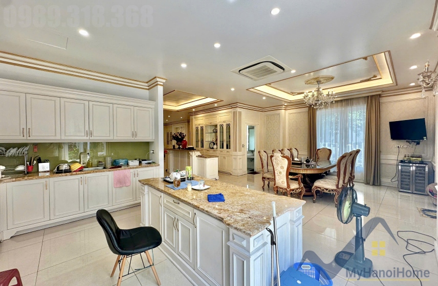 Biệt thự đơn lập căn góc Vinhomes Riverside cho thuê full nội thất 6