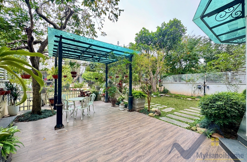 Biệt thự đơn lập cho thuê Vinhome Riverside 5PN, đủ đồ thang máy 9