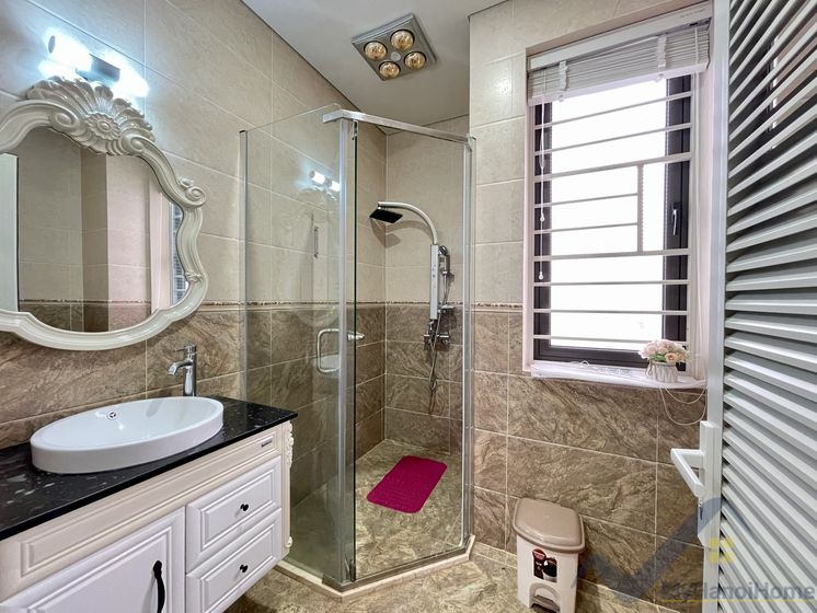 Biệt thự đơn lập cho thuê Vinhome Riverside đủ đồ, có sân vườn 13