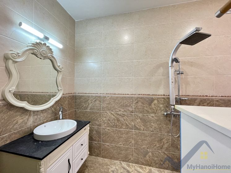 Biệt thự đơn lập cho thuê Vinhome Riverside đủ đồ, có sân vườn 15