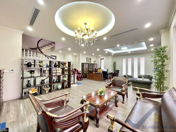Biệt thự đơn lập cho thuê Vinhome Riverside đủ đồ, có sân vườn 3