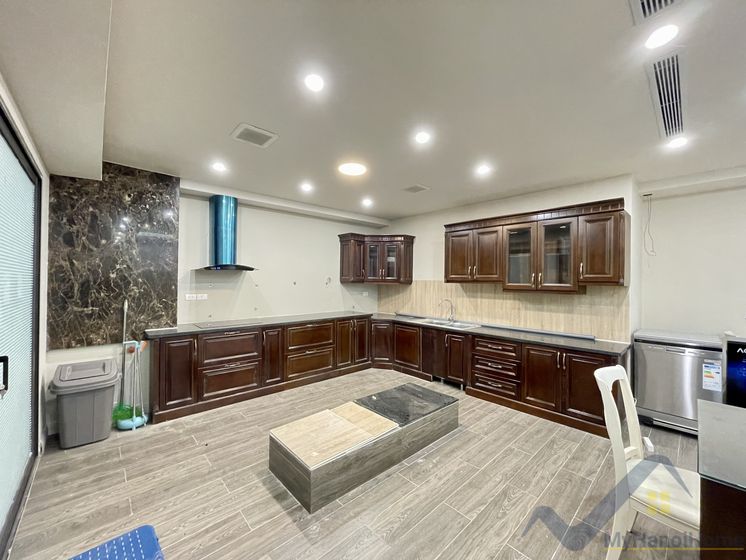 Biệt thự đơn lập cho thuê Vinhome Riverside đủ đồ, có sân vườn 6