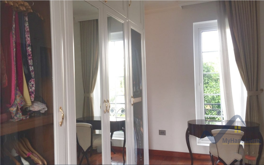 Biệt thự đơn lập cho thuê Vinhome Riverside, full nội thất 4PN 11