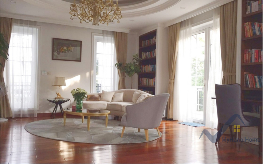 Biệt thự đơn lập cho thuê Vinhome Riverside, full nội thất 4PN 7