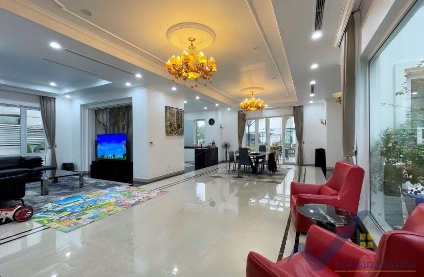 Biệt thự đơn lập cho thuê Vinhomes Riverside 4PN, có thang máy 1