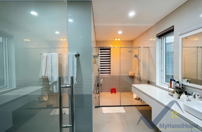 Biệt thự đơn lập cho thuê Vinhomes Riverside 4PN, có thang máy 10