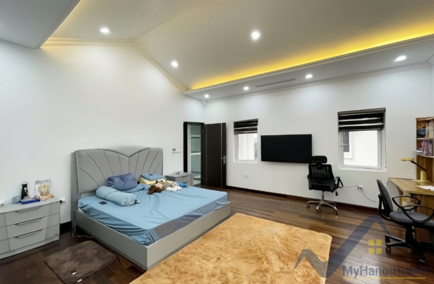 Biệt thự đơn lập cho thuê Vinhomes Riverside 4PN, có thang máy 12