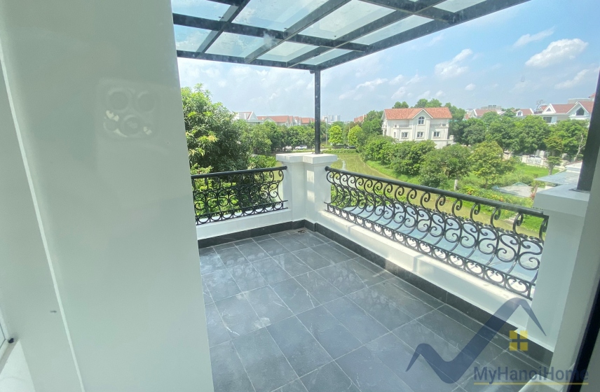 Biệt thự đơn lập cho thuê Vinhomes Riverside 4PN, có thang máy 17