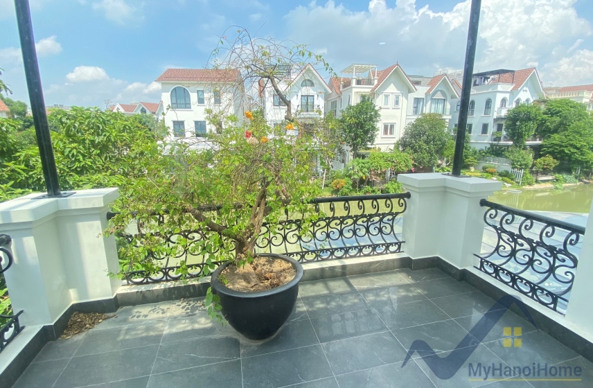 Biệt thự đơn lập cho thuê Vinhomes Riverside 4PN, có thang máy 18