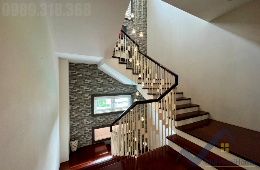 Biệt thự đơn lập cho thuê Vinhomes Riverside 4PN trang bị đủ đồ 15
