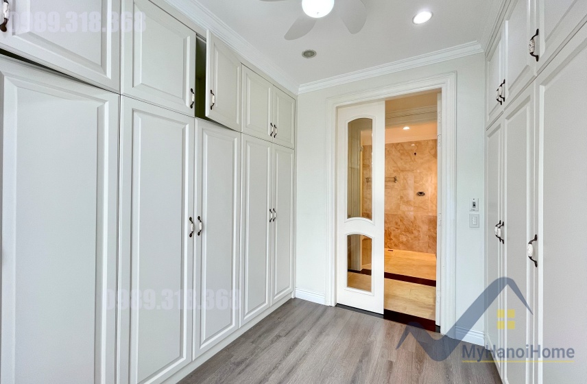 Biệt thự đơn lập cho thuê Vinhomes Riverside gần BIS 18