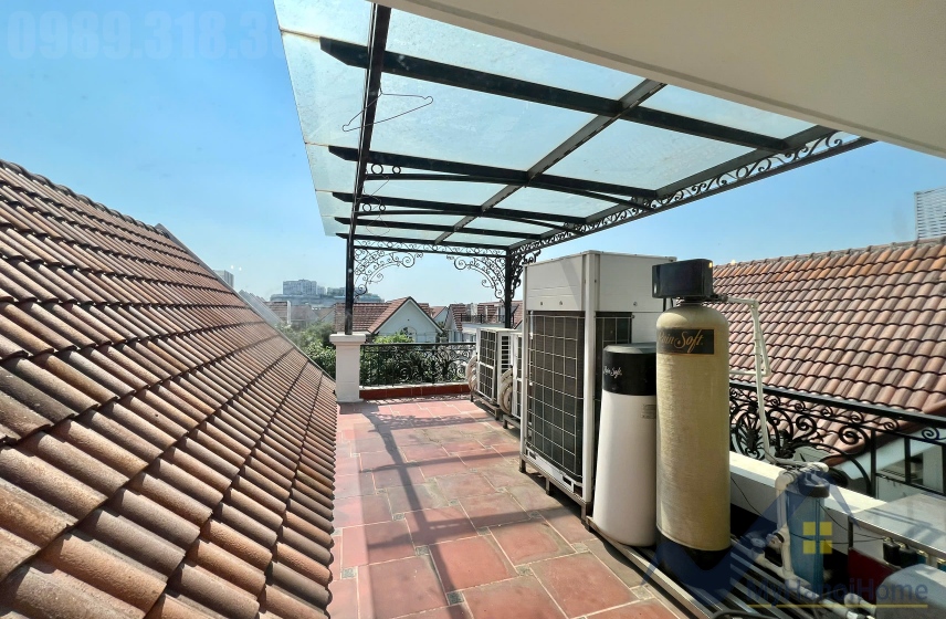 Biệt thự đơn lập cho thuê Vinhomes Riverside, thang máy, vườn rộng 26