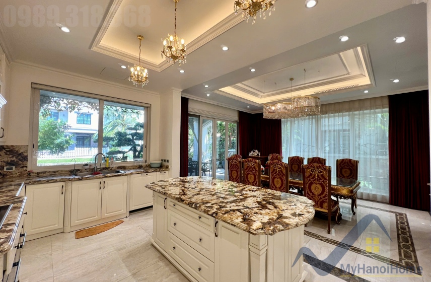 Biệt thự đơn lập cho thuê Vinhomes Riverside, thang máy, vườn rộng 5