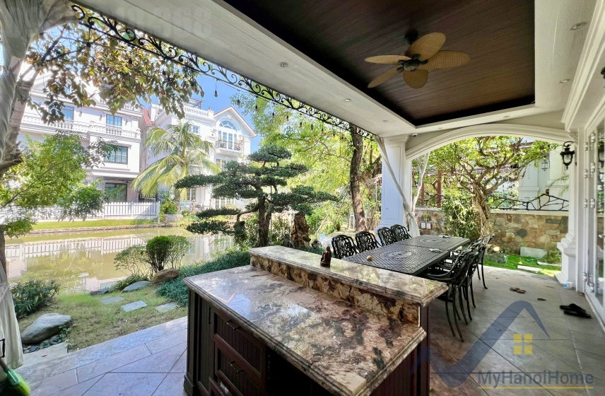 Biệt thự đơn lập cho thuê Vinhomes Riverside, thang máy, vườn rộng 7