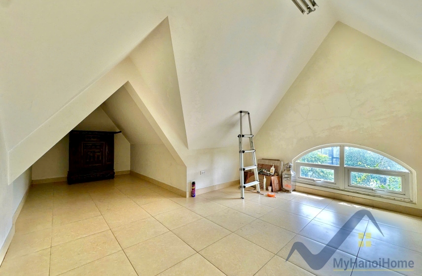 Biệt thự đơn lập nhỏ Vinhomes Riverside cho thuê gần BIS 16