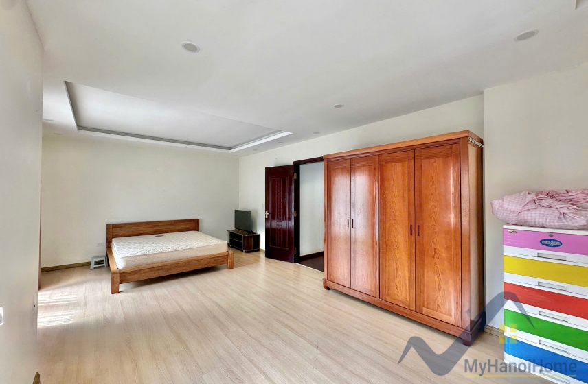 Biệt thự đơn lập nhỏ Vinhomes Riverside cho thuê gần BIS 4