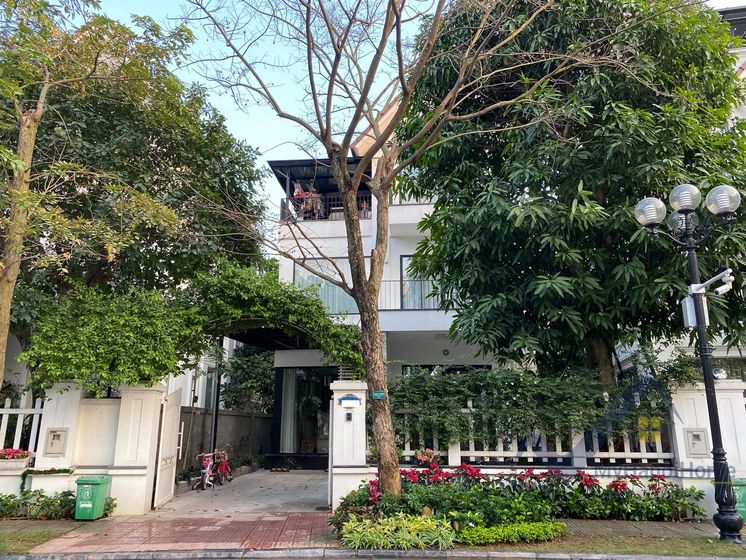 Biệt thự đơn lập Vinhomes Riverside cần bán, đã hoàn thiện nội thất 1