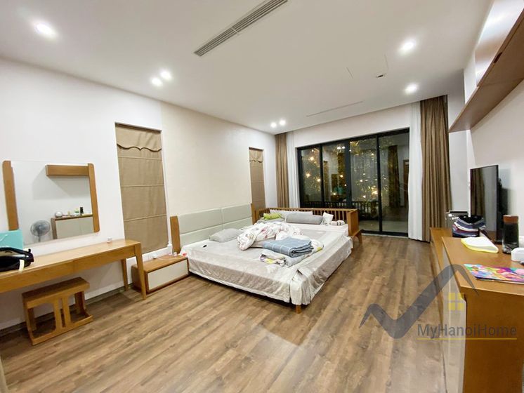 Biệt thự đơn lập Vinhomes Riverside cần bán, đã hoàn thiện nội thất 4
