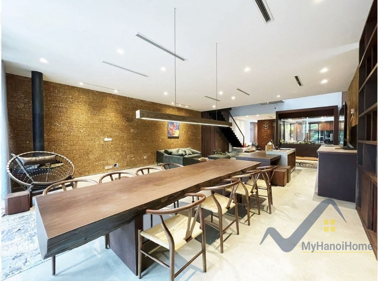 Biệt thự đơn lập Vinhomes Riverside cho thuê có bể bơi 1