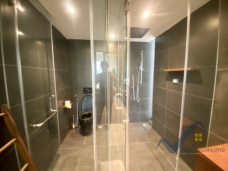 Biệt thự đơn lập Vinhomes Riverside cho thuê có bể bơi 15
