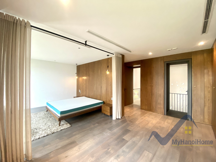 Biệt thự đơn lập Vinhomes Riverside cho thuê có bể bơi 24
