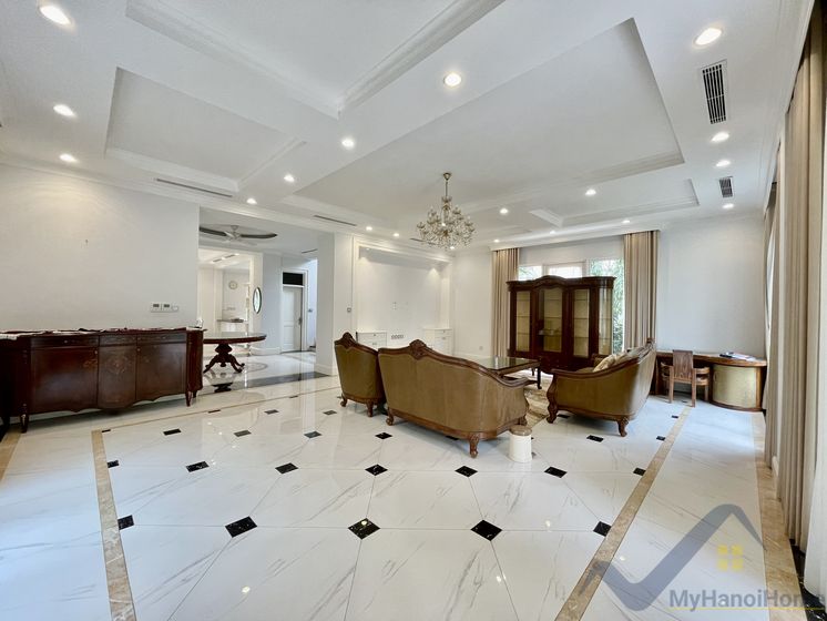 Biệt thự đơn lập Vinhomes Riverside cho thuê có hầm rộng 3