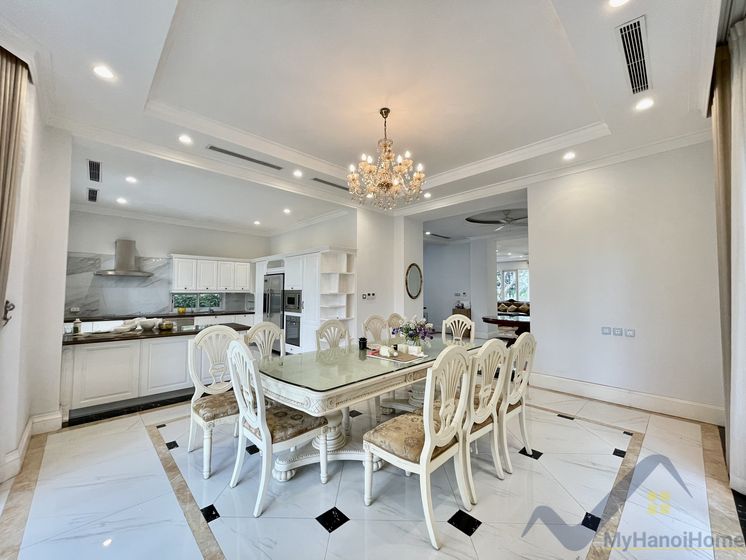 Biệt thự đơn lập Vinhomes Riverside cho thuê có hầm rộng 5