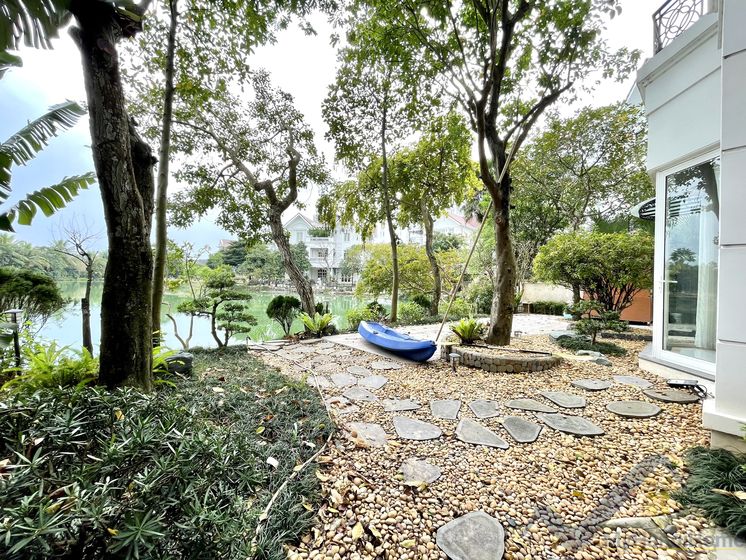 Biệt thự đơn lập Vinhomes Riverside cho thuê có hầm rộng 9