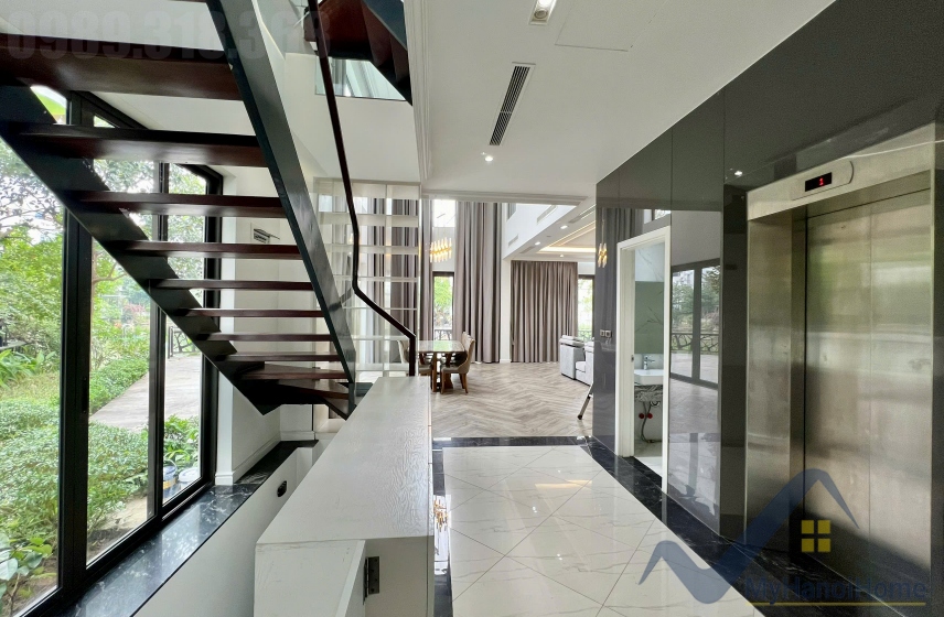 Biệt thự đơn lập Vinhomes Riverside cho thuê có thang máy 1