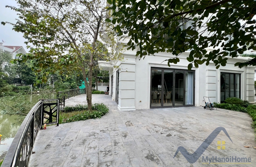 Biệt thự đơn lập Vinhomes Riverside cho thuê có thang máy 10