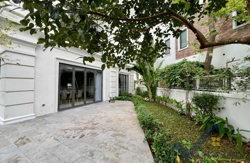 Biệt thự đơn lập Vinhomes Riverside cho thuê có thang máy 11