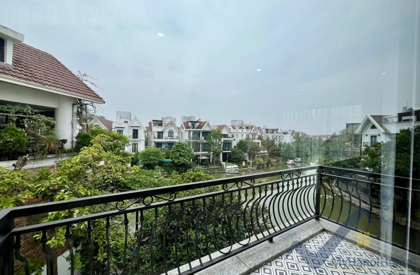 Biệt thự đơn lập Vinhomes Riverside cho thuê có thang máy 22