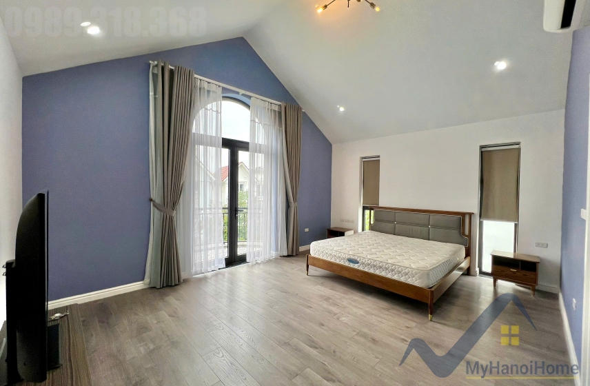 Biệt thự đơn lập Vinhomes Riverside cho thuê có thang máy 24