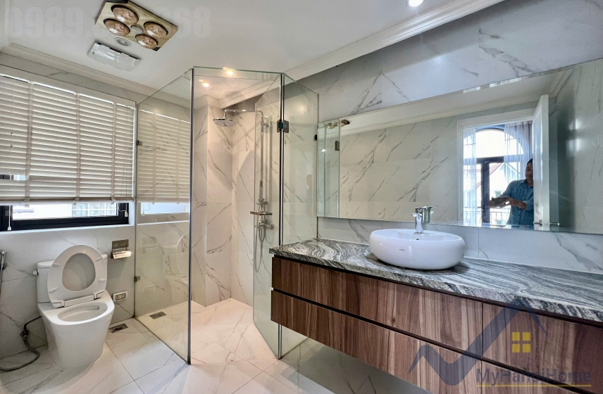 Biệt thự đơn lập Vinhomes Riverside cho thuê có thang máy 26