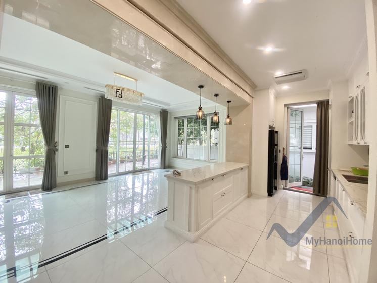 Biệt thự đơn lập Vinhomes Riverside cho thuê, đủ nội thất, gần BIS 5