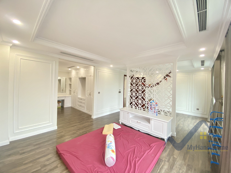 Biệt thự đơn lập Vinhomes Riverside cho thuê, đủ nội thất, gần BIS 9