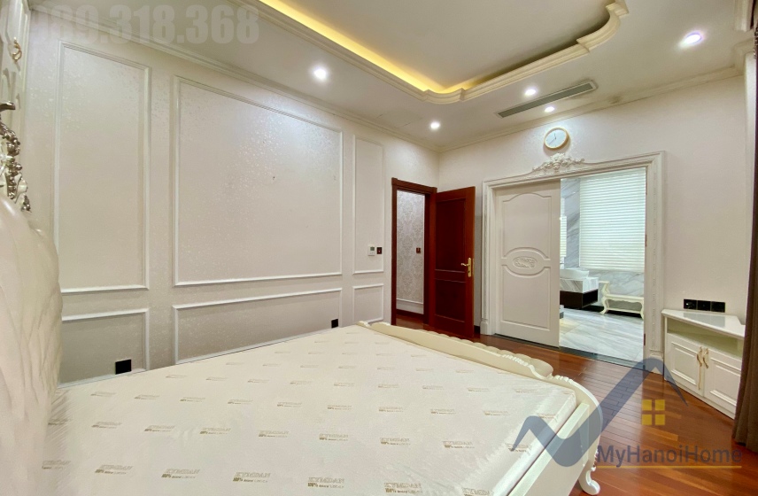 Biệt thự đơn lập Vinhomes Riverside cho thuê sân vườn rộng 17