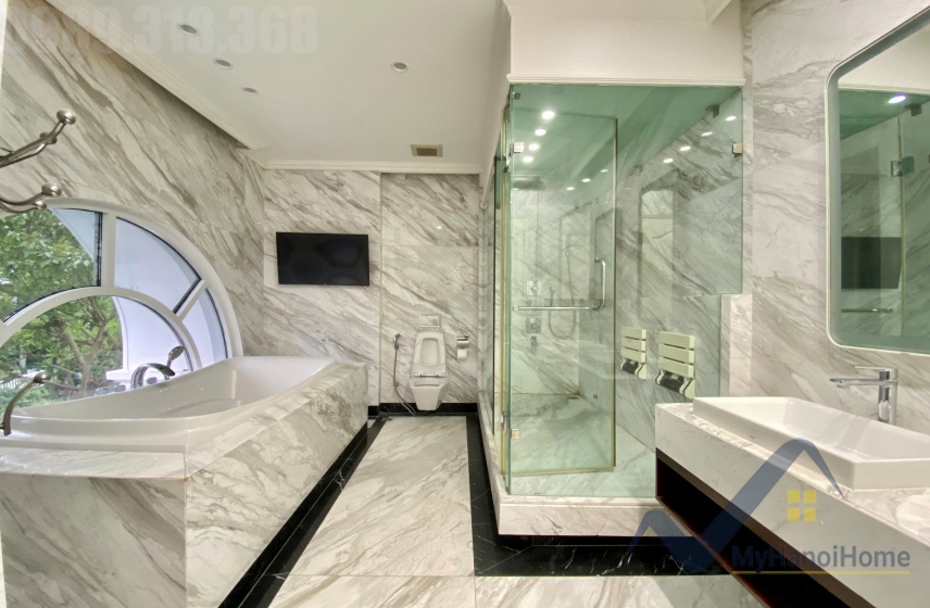 Biệt thự đơn lập Vinhomes Riverside cho thuê sân vườn rộng 18