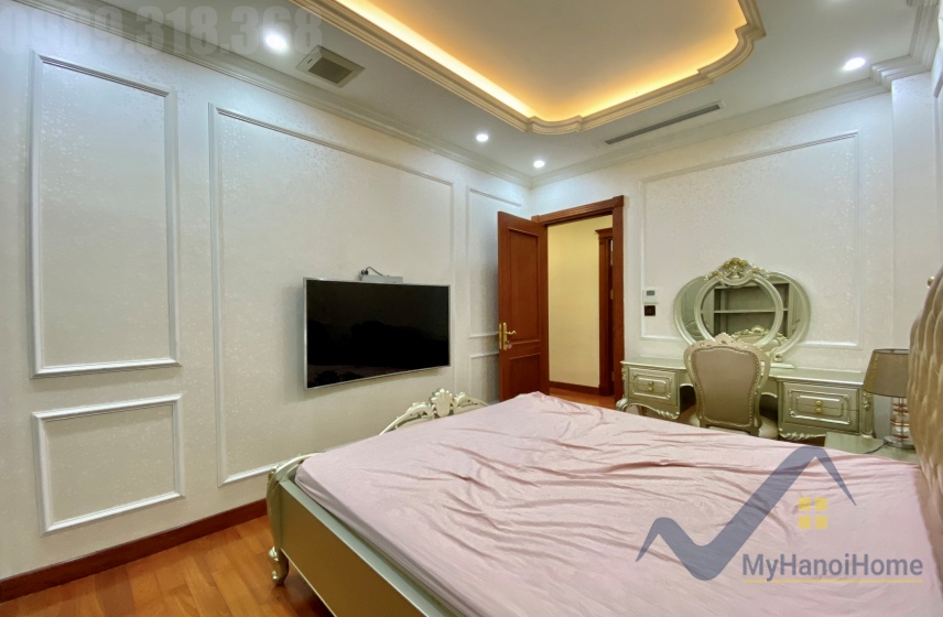 Biệt thự đơn lập Vinhomes Riverside cho thuê sân vườn rộng 20