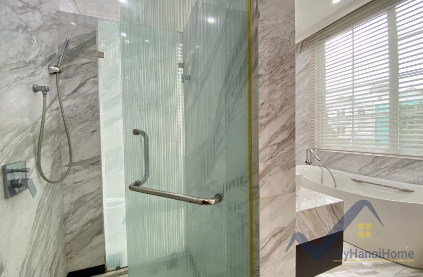 Biệt thự đơn lập Vinhomes Riverside cho thuê sân vườn rộng 22