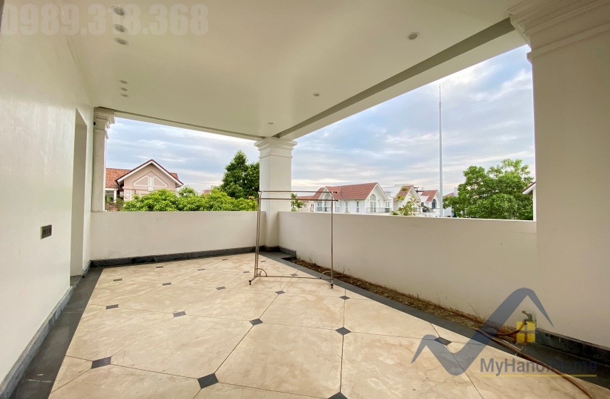Biệt thự đơn lập Vinhomes Riverside cho thuê sân vườn rộng 24