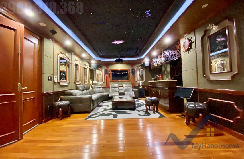 Biệt thự đơn lập Vinhomes Riverside cho thuê sân vườn rộng 8