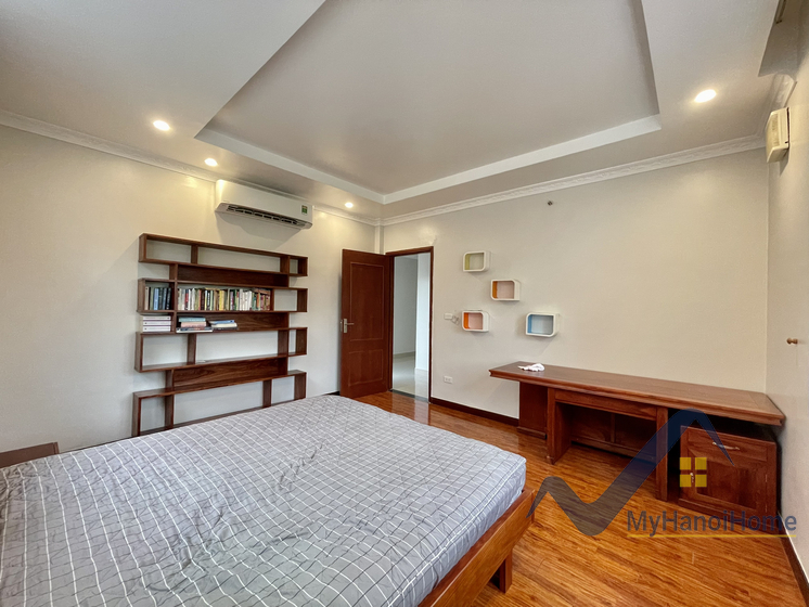 Biệt thự đơn lập Vinhomes Riverside cho thuê trang bị đủ đồ 13
