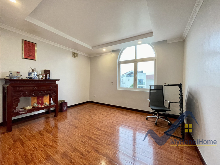 Biệt thự đơn lập Vinhomes Riverside cho thuê trang bị đủ đồ 17