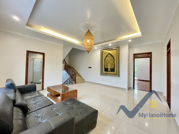 Biệt thự đơn lập Vinhomes Riverside cho thuê trang bị đủ đồ 5