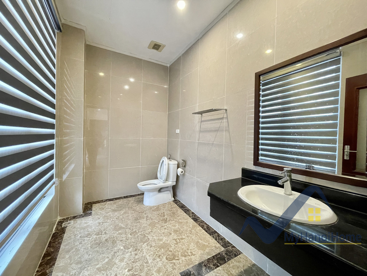 Biệt thự đơn lập Vinhomes Riverside cho thuê trang bị đủ đồ 6